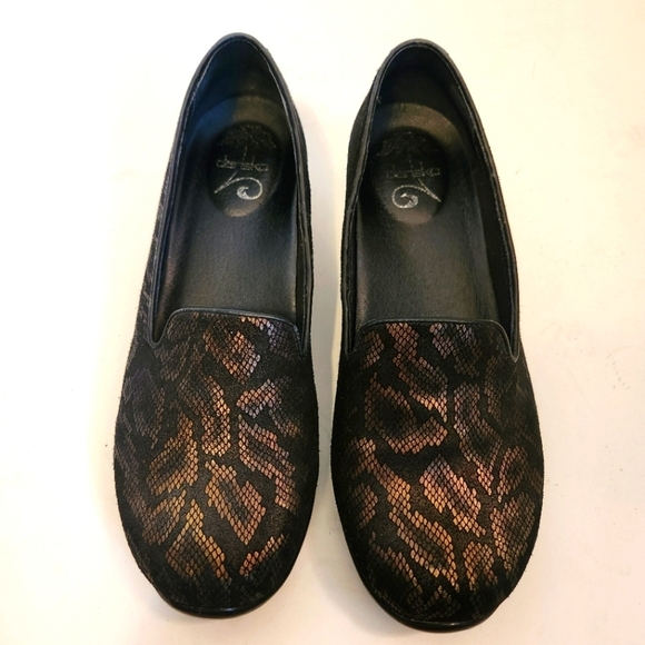 WOMENS DANSKO OLIVIA BRONZE SNAKE LEATHER SLIP ON LOAFER COMFORT SHOE SIZE 42 - Picture 1 of 7